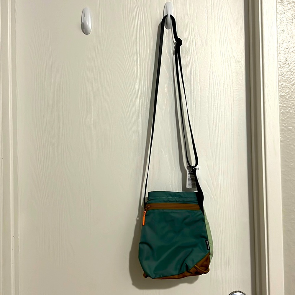 Lululemon Waterbottle Crossbody